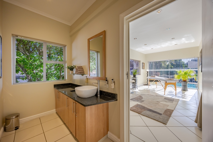 5 Bedroom Property for Sale in Milnerton Central Western Cape